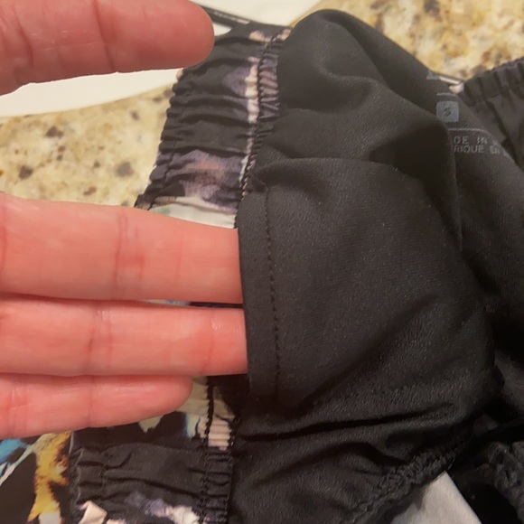 Nike Women`s Tempo Floral 3" Running Shorts - Picture 5 of 6